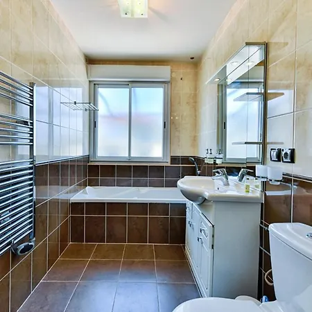 Happyfew Le Lucia * Nice